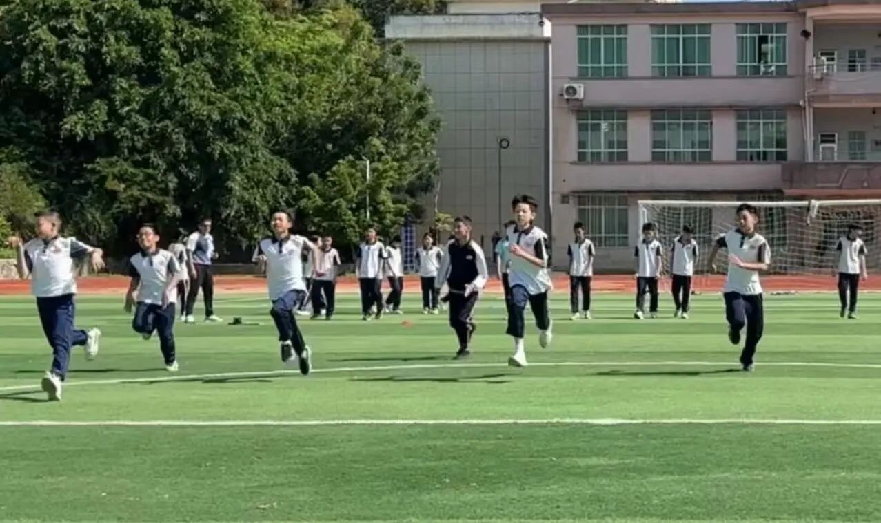 学校封面图片